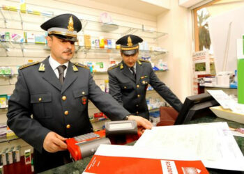 Farmaci venduti senza autorizzazione, sequestri a Praia a Mare