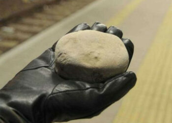 Sassi contro treno a Lamezia Terme, nessun ferito