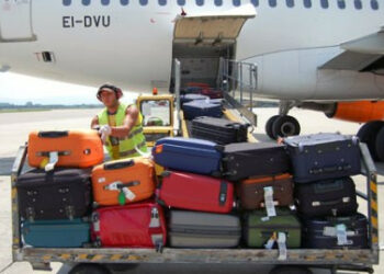 I dipendenti dell’Aeroporto Sant’Anna ripristinano il servizio