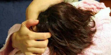 Picchia la compagna ventenne incinta, arrestato