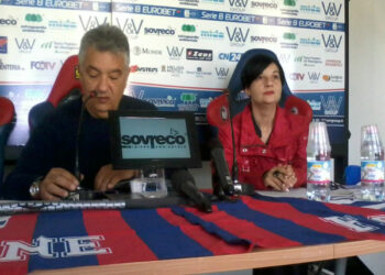 La Mela di Aism 2013 anche nelle Piazze di Crotone e provincia