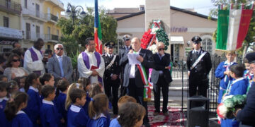 Cerimonia per la festa del 4 novembre a Ciro’ Marina