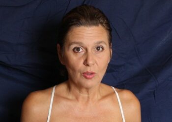 La lettura espressiva di Cristina Aubry arriva a Ciro’ Marina