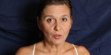 La lettura espressiva di Cristina Aubry arriva a Ciro’ Marina