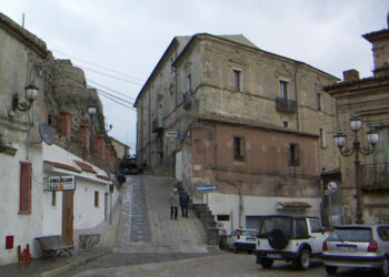 Crucoli, brevi dal Comune