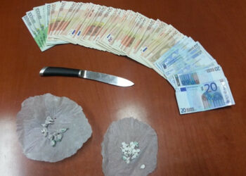 Eroina e cocaina nascosti in un vaso, due arresti a Cassano