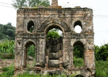 Bla bla bla attorno alla Fontana del Principe di Ciro’ Marina