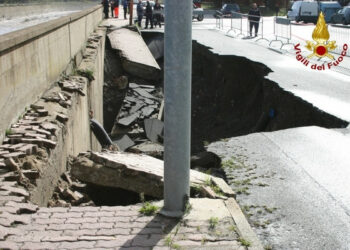 Alluvione nel catanzarese, vetture coperte dall’acqua