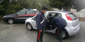 Mezzo chilo di marijuana in macchina, arrestati quattro giovani 20enni