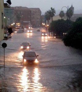 Piazza Kennedy allagata a Cirò Marina