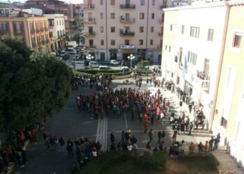 Violenza contro donne, flash mob a Crotone per dire basta