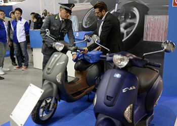 Rispuntano le false Vespa e la Gdf le sequestra