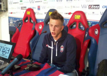 Serie B Eurobet, pareggio dei rossoblu’ in dieci per oltre trenta minuti