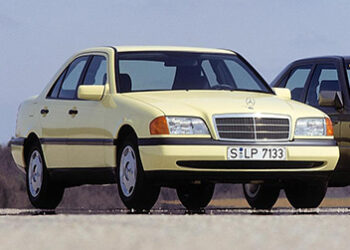 Mercedes, dalla 190 alla Classe C: la storia delle Baby-Benz