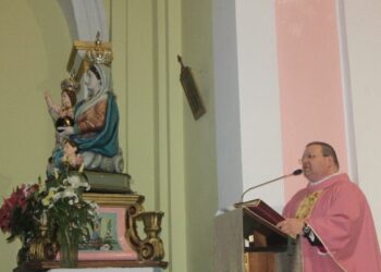 Crucoli, Don Matteo Giacobbe alla guida della Parrocchia dei Santi Pietro e Paolo