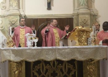 Crucoli, Don Matteo Giacobbe alla guida della Parrocchia dei Santi Pietro e Paolo