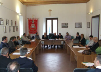 Crucoli, seduta consiliare fiume, ultima del 2013