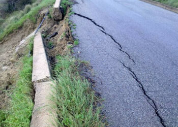 Frana a Scandale, chiusa la strada Collarica