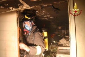 Incendio deposito impresa pulizie a Catanzaro (10)