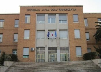 Cosenza, accorpamento reparti all’Annunziata: personale in agitazione