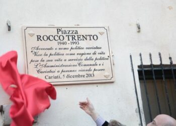 Rocco Trento, scoperta targa nel centro storico cariatese