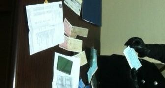 Estorcevano denaro prima di accompagnare ragazzi a scuola calcio