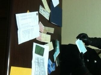 Estorcevano denaro prima di accompagnare ragazzi a scuola calcio