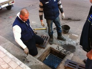 pulizia scolatoie a Ciro' Marina (3)