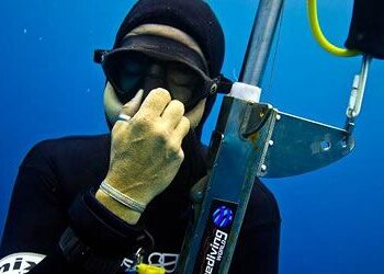 Apnea, stage a Isola Capo Rizzuto del recordman Andrea Zuccari