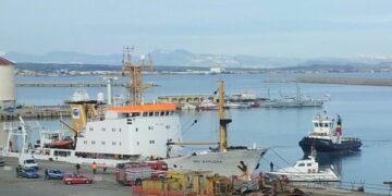 Porto Crotone: incendio su nave mercantile, e’ un’esercitazione