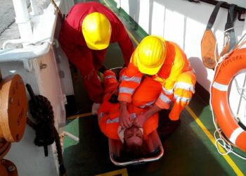 Porto Crotone: incendio su nave mercantile, e’ un’esercitazione