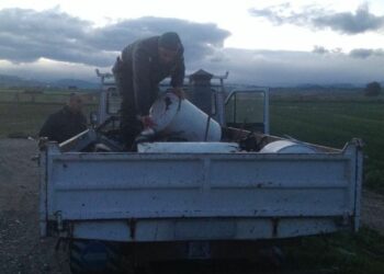 Rifiuti speciali dati alle fiamme a Crotone