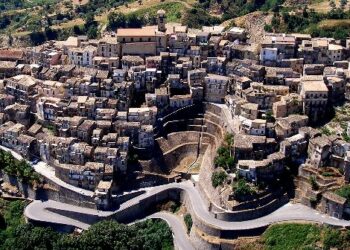 Poesie e racconti di Nicolina Carnuccio come itinerario affettivo