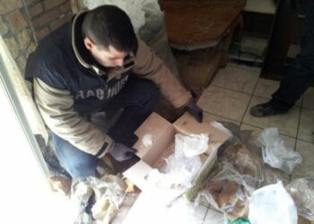 Scoperta centrale della droga a Tufolo, due crotonesi in manette