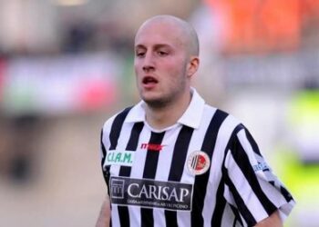 Catanzaro, doppio colpo in mediana