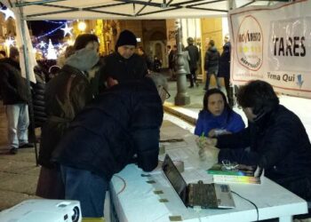 Il movimento 5 stelle scende in piazza a Crotone