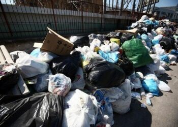 Allarme rifiuti a Crotone, Luca’: situazione esplosiva