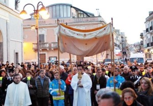 Il Reliquiario della Madonna delle Lacrime di Siracusa a Ciro' Marina (2)