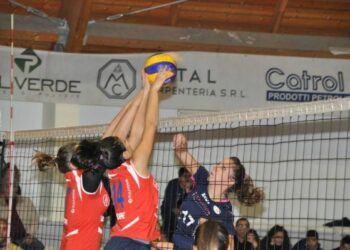 Pallavolo, terza vittoria di fila per il Crotone