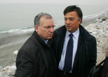 Microcamera nascosta in ufficio assessore Tallini