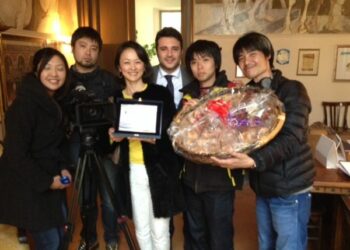 Troupe televisiva giapponese accolta al comune di Castrovillari