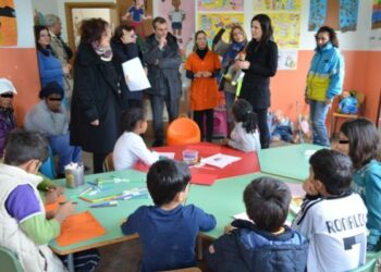 Lions Krimisa dona arredamenti a bambini del Cara Sant’Anna