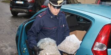In auto con 3kg di marijuana, in manette crotonese