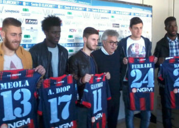 Crotone calcio, Vrenna presenta i nuovi rossoblu