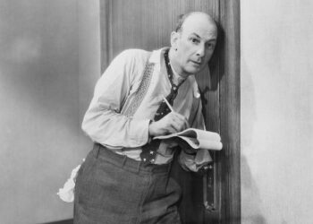 Dalle stelle alle stalle, origliando finisce tra i maiali