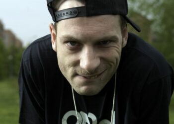 Clementino in Calabria per presentare il suo album