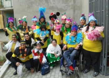 Festa di Carnevale, sfilata di carri a Papanice