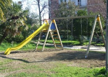 Torretta, nuovi arredi nella villa comunale