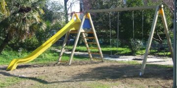 Torretta, nuovi arredi nella villa comunale