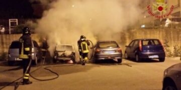 Notte di fuoco a Crotone e Ciro’ Marina